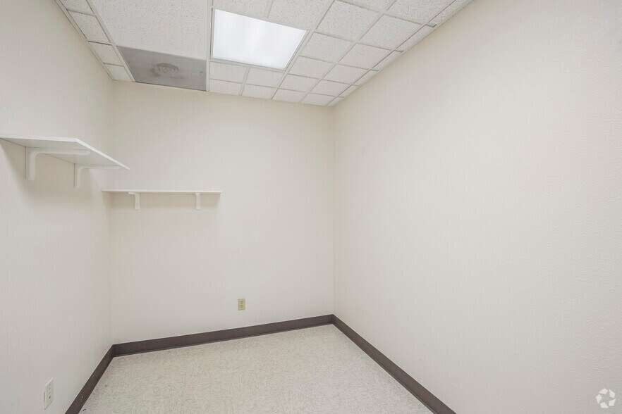 More Photos Of 3111 Professional Dr, Auburn Medical For Sale