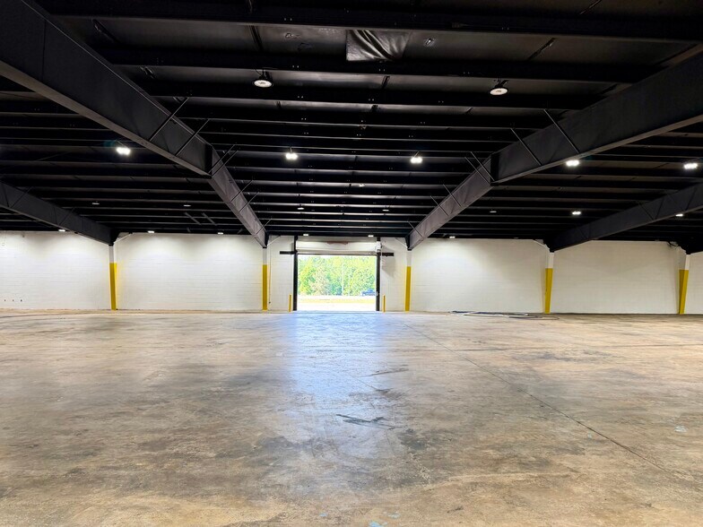 More Photos Of 202 Highway 29 Byp N, Anderson Flex For Lease