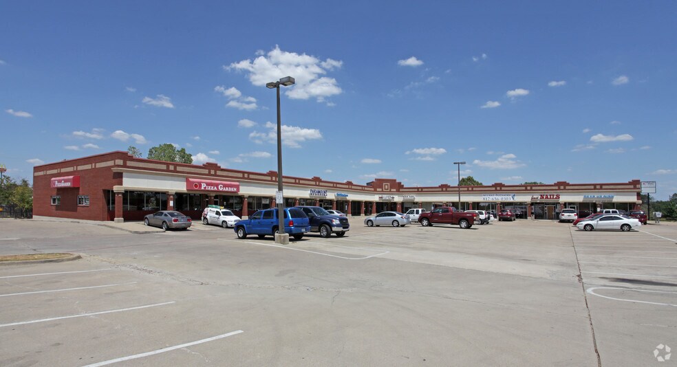 Primary Photo Of 6900 Denton Hwy, Watauga Restaurant For Lease