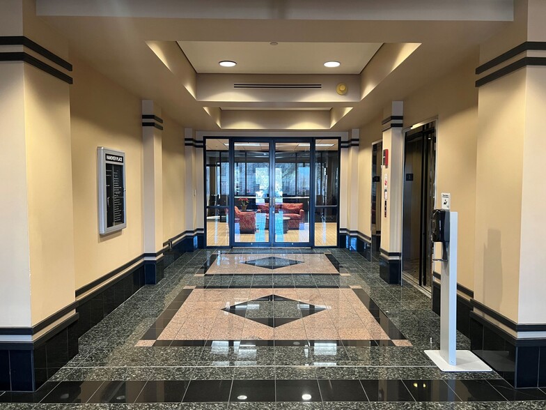 More Photos Of 4500 Bowling Blvd, Louisville Office For Lease