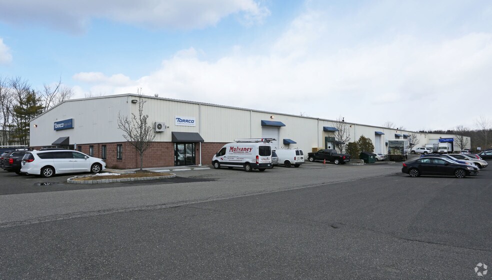 Primary Photo Of 36 Kenosia Ave, Danbury Warehouse For Lease