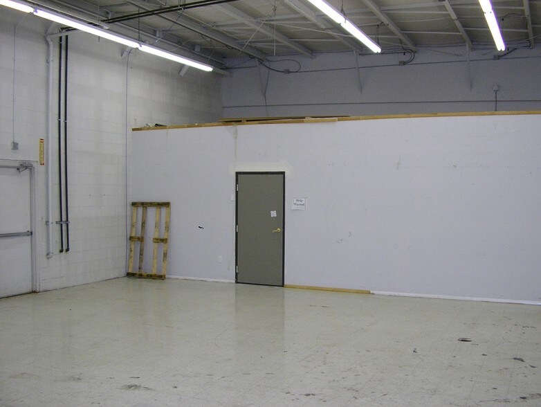 More Photos Of 8720-8760 S 700 E, Sandy General Retail For Lease