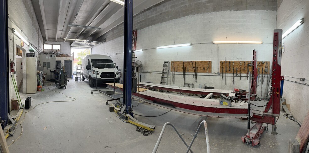 More Photos Of 1756 W 41st St, Hialeah Auto Repair For Lease