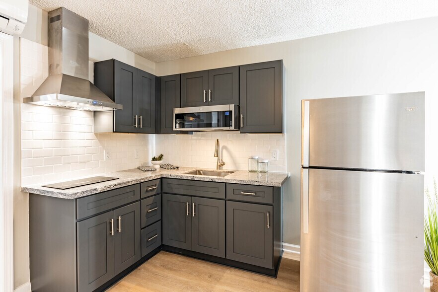 More Photos Of 803 N 2nd St, Clarksville Apartments For Lease