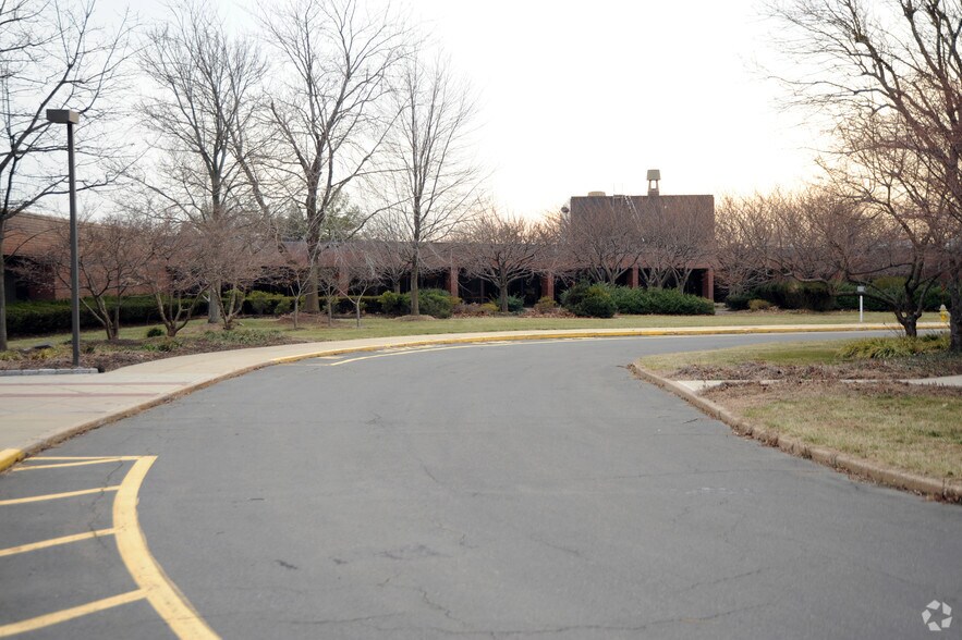 More Photos Of 865 Ridge Rd, Monmouth Junction Office For Lease