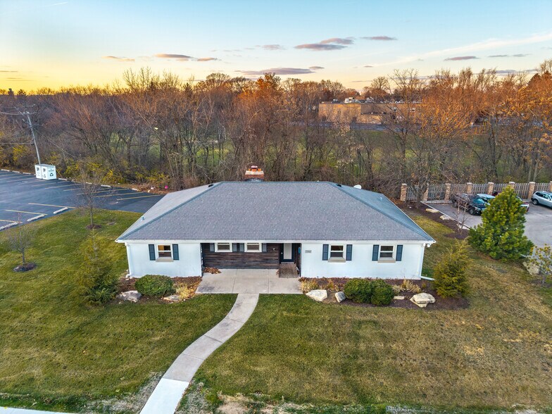 More Photos Of 704 E 9th St, Lockport Medical For Sale