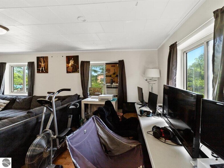 More Photos Of 180 S Benzie Blvd, Beulah Storefront Retail Office For Sale