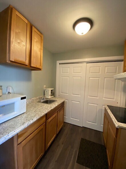 More Photos Of 1010 6th Ave, Huntington Storefront Retail Office For Lease