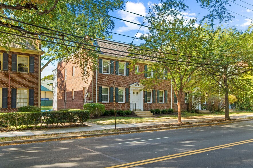 More Photos Of 4500-4504 Macarthur Blvd NW, Washington Apartments For Sale