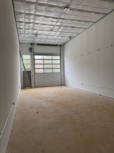 More Photos Of 100 Park Place Way, Carrollton Industrial For Sale