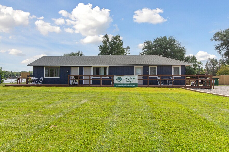 More Photos Of 4998 Main Ext, Long Lake Hospitality For Sale