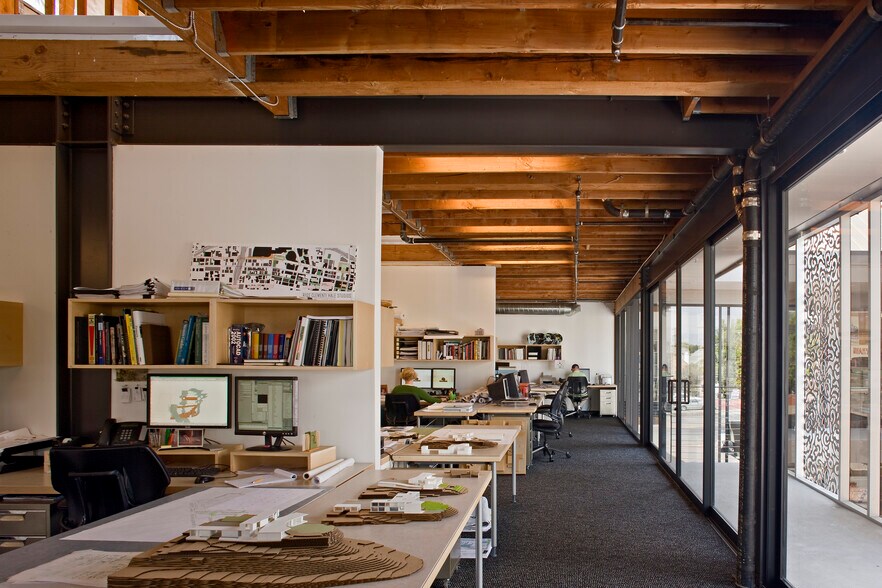 More Photos Of 639-641 N Larchmont Blvd, Los Angeles Loft Creative Space For Lease