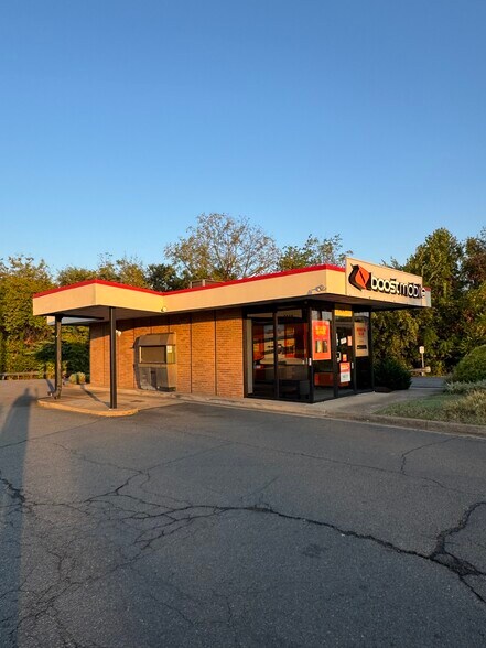 More Photos Of 7410-7430 Sudley Rd, Manassas Unknown For Lease