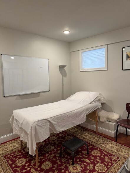 More Photos Of 1170-1176 Walnut St, Newton Storefront Retail Office For Lease