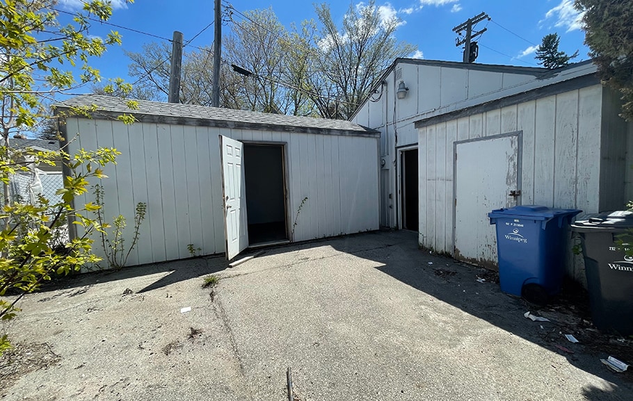 More Photos Of 545 Telfer St S, Winnipeg Storefront Retail Office For Sale