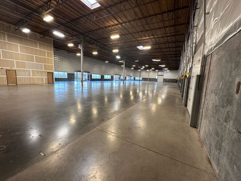 More Photos Of 14816 SW Century Dr, Sherwood Warehouse For Lease
