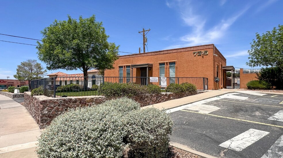 More Photos Of 7307 Remcon Cir, El Paso Office For Lease