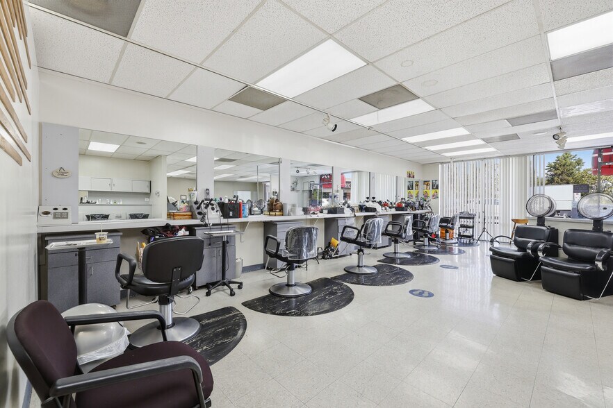 More Photos Of 22718-22742 Roscoe Blvd, West Hills Freestanding For Lease