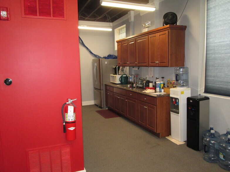 More Photos Of 1501 Main St, Rahway Office For Sale