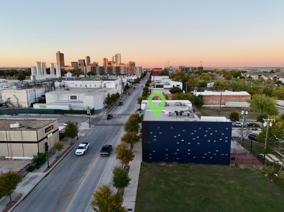 More Photos Of 1001-1007 S Main St, Fort Worth Storefront Retail Office For Lease