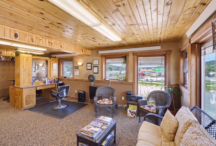 More Photos Of 1100 Mount Rushmore Rd, Custer Flex For Sale