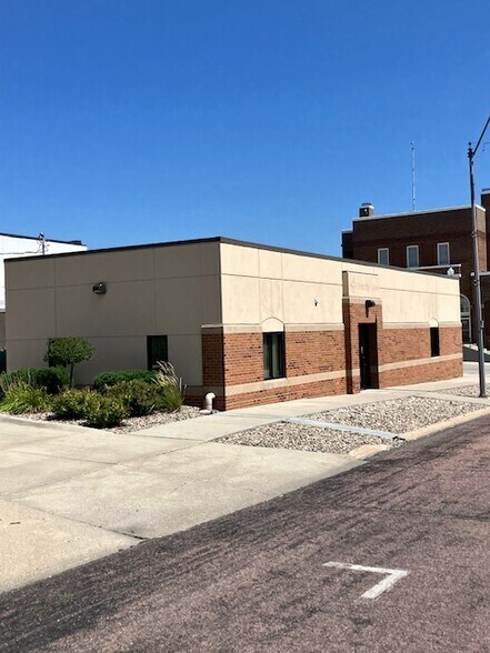 More Photos Of 102 N Broadway Ave, Hartington Office For Sale
