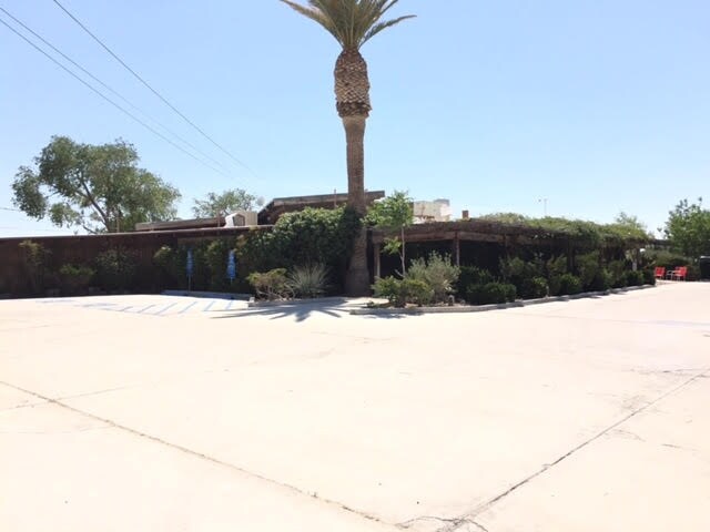 More Photos Of 690 Old Ca-58, Barstow Restaurant For Sale