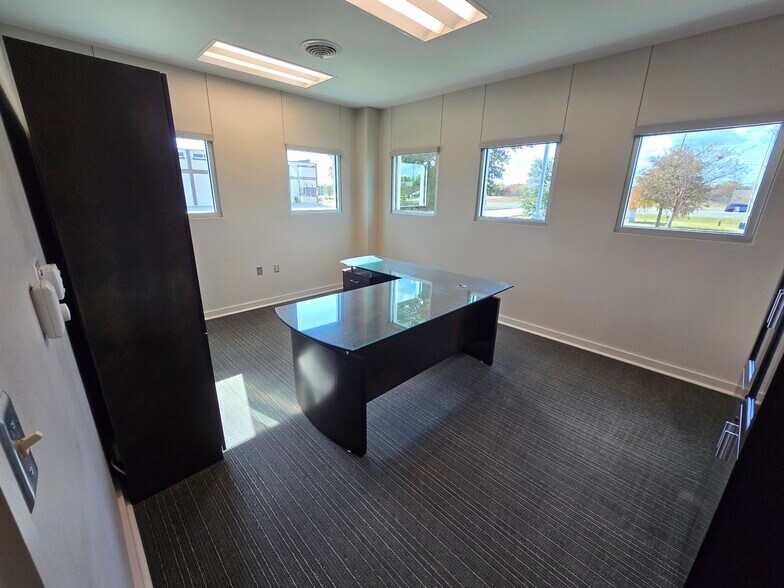 More Photos Of 5486 Airline Dr, Bossier City Office For Sale