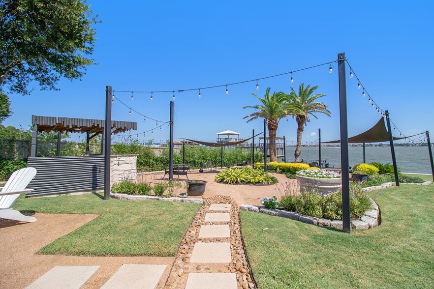 More Photos Of 3901 Nasa Pky, El Lago Lodge Meeting Hall For Sale