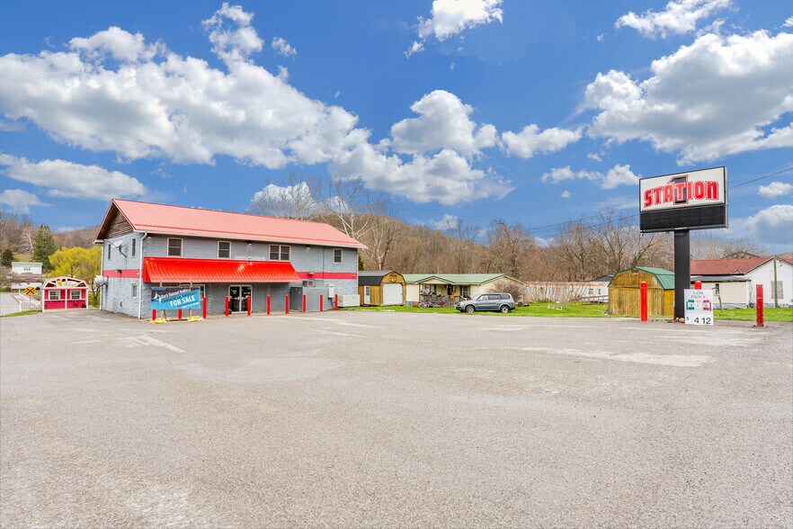 More Photos Of 154 Bridge St, Junior Restaurant For Sale