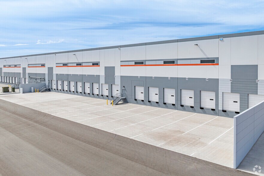 More Photos Of 11011 E 104th Ave, Henderson Distribution For Lease