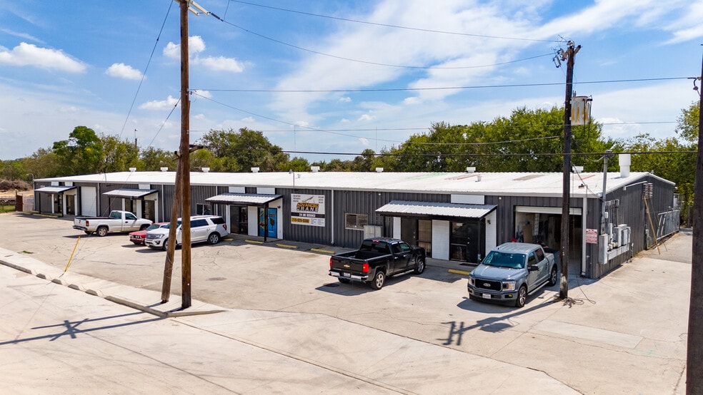 More Photos Of 3534-3542 Copeland Dr, San Antonio Light Manufacturing For Lease