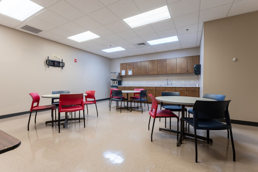 More Photos Of 1505 The Boardwalk, Huntsville Office For Sale