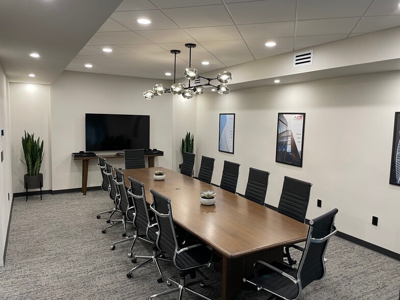 More Photos Of 3060 Valleywood Dr, Kettering Flex For Lease