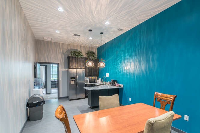 More Photos Of 3935 Tampa Rd, Oldsmar Loft Creative Space For Lease