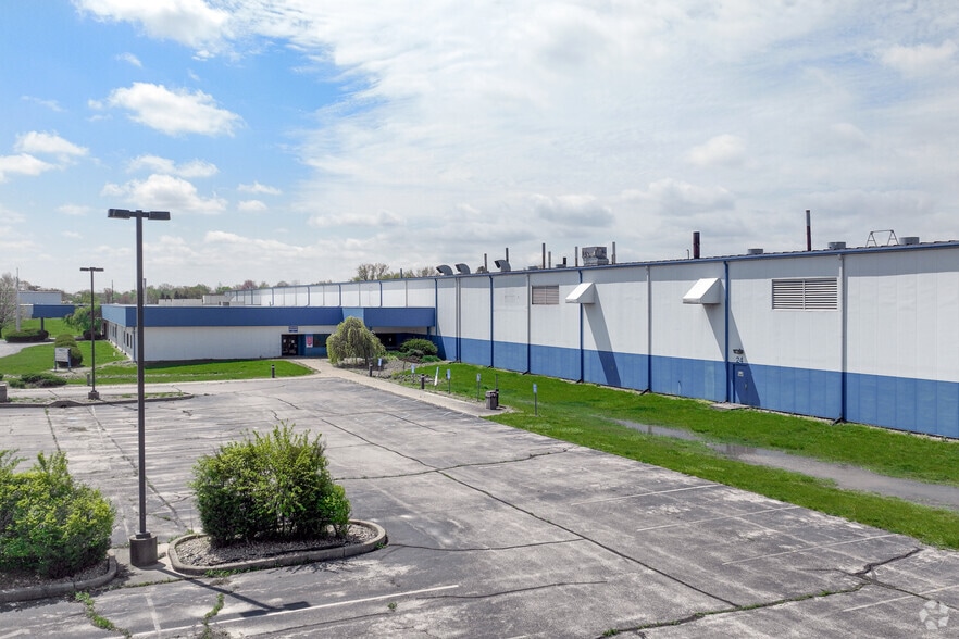More Photos Of 1450 Commerce Pky, Franklin Manufacturing For Lease