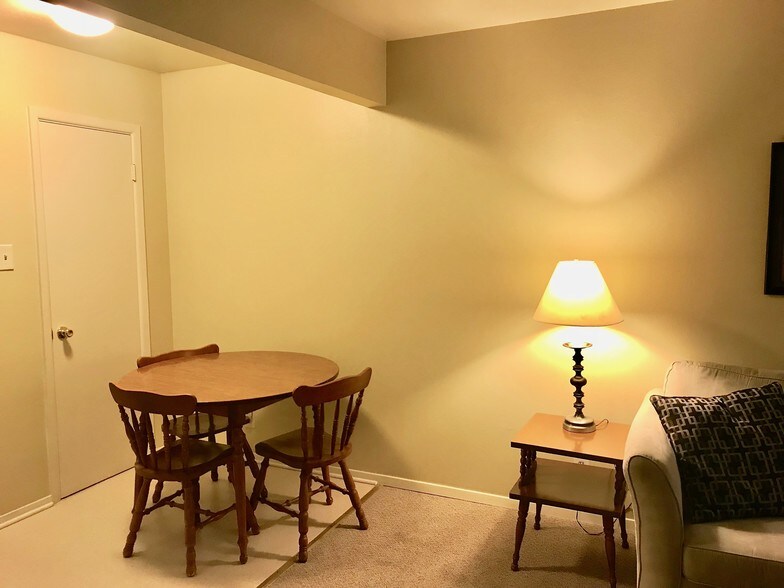 More Photos Of 528 S Saunders Ave, Tyler Hotel For Sale