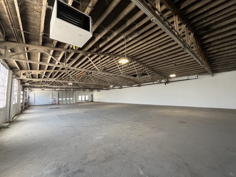 More Photos Of 25 W 4th St, Bridgeport Service For Lease