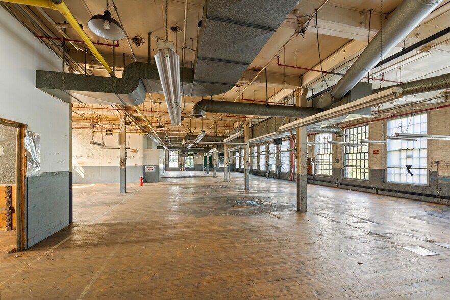 More Photos Of 35 Lower Grape St, Chicopee Warehouse For Sale