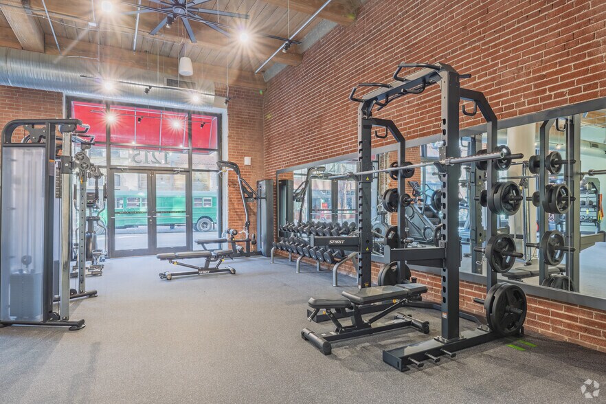 More Photos Of 1209 Washington Ave, Saint Louis Apartments For Lease