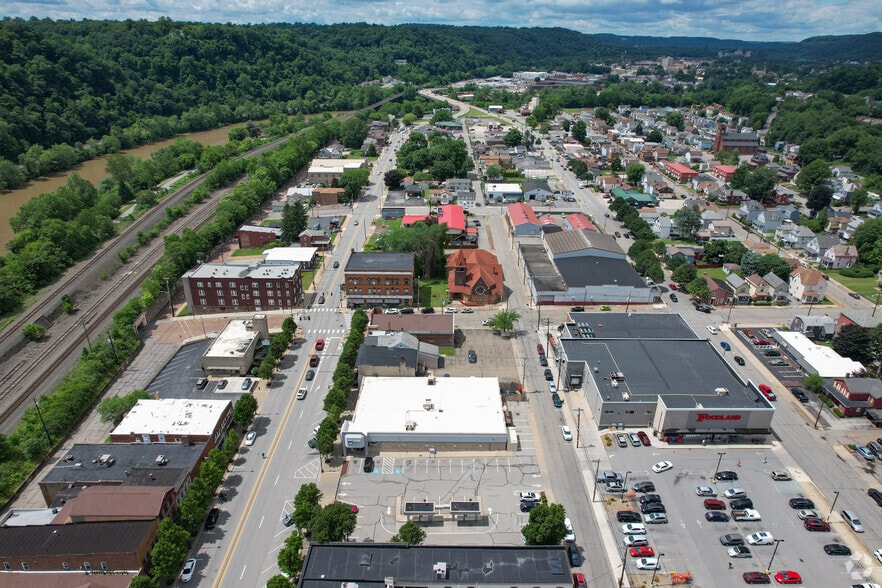 More Photos Of 813 3rd Ave, New Brighton Drugstore For Sale