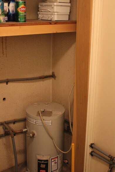 More Photos Of 806 9th St, Woodward Warehouse For Sale