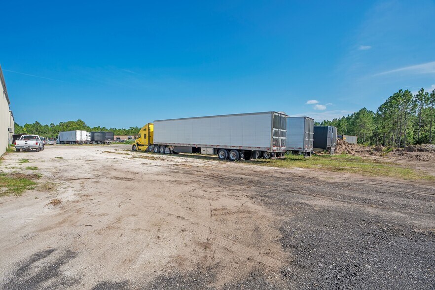 More Photos Of 3295 Steel Rail Dr, Bunnell Warehouse For Lease