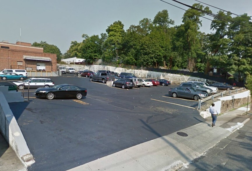 More Photos Of 333 Warner Ave, Roslyn Heights Apartments For Lease