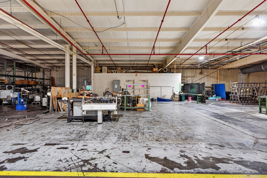 More Photos Of 310 Pennington Dr, Paris Manufacturing For Sale