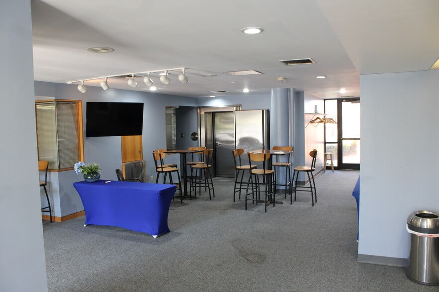 More Photos Of 4300 Parvin Rd, Kansas City Religious Facility For Sale