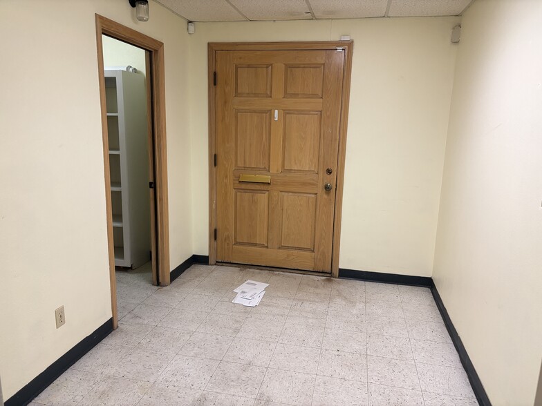 More Photos Of 1755 Airway Ave, Kingman Healthcare For Lease