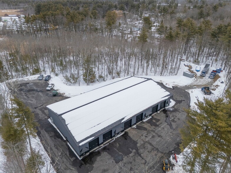 More Photos Of 32 London Ln, Seabrook Warehouse For Lease