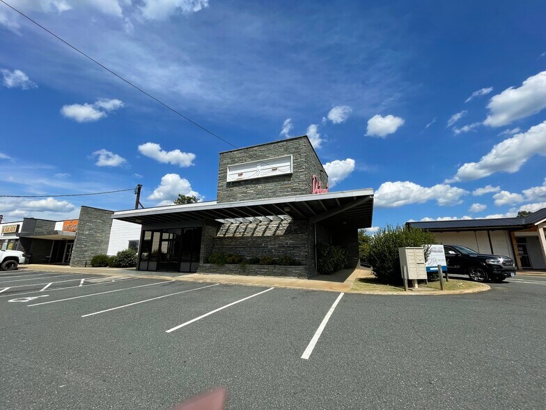 More Photos Of 4535 S Amherst Hwy, Madison Heights General Retail For Sale