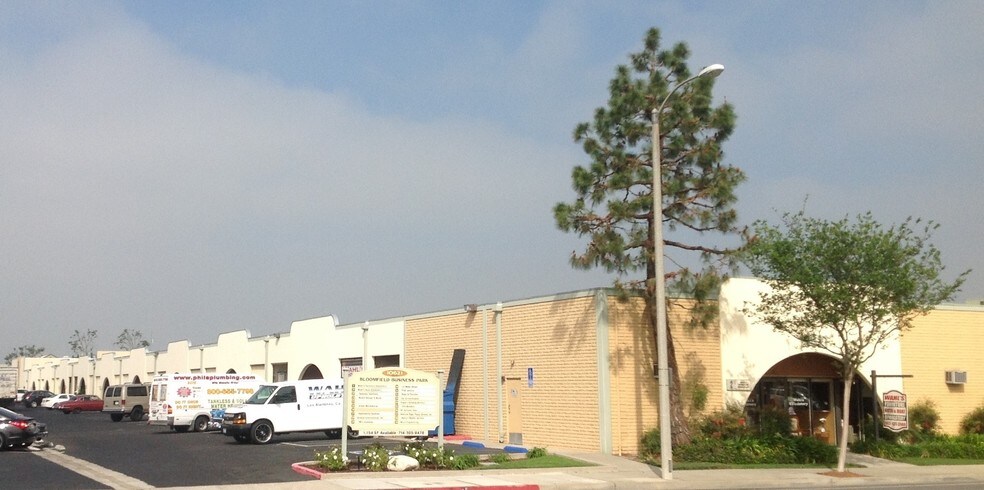 More Photos Of 10631 Bloomfield St, Los Alamitos Light Manufacturing For Lease